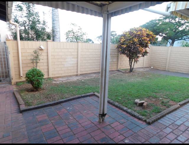 2 BEDROOM SECTIONAL TITLE TO LET IN MONTCLAIR